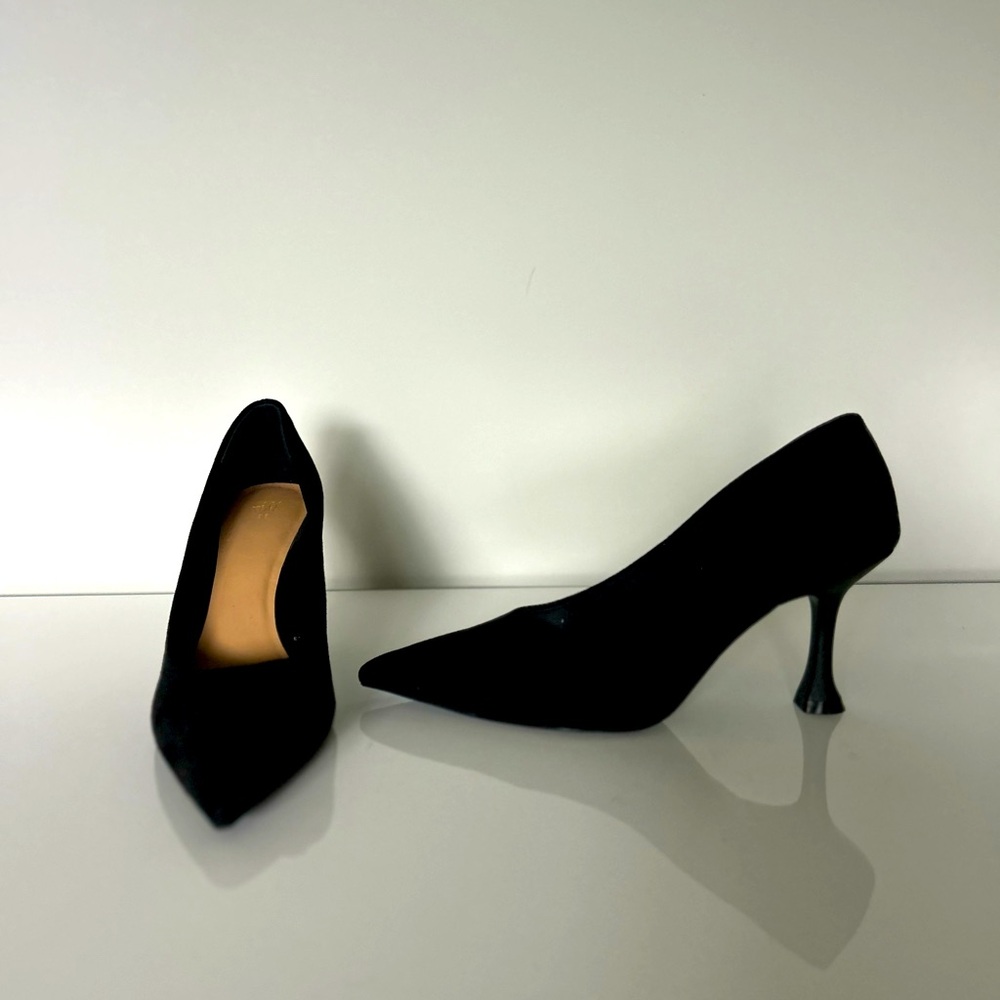 ✨ H&M Black Suede Pointed Toe Pumps – Size 38 (US 7.5–8) ✨